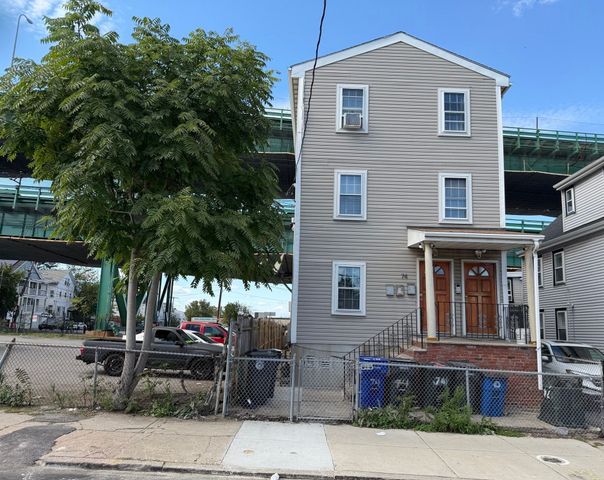 74 Chestnut St, Chelsea, MA 02150