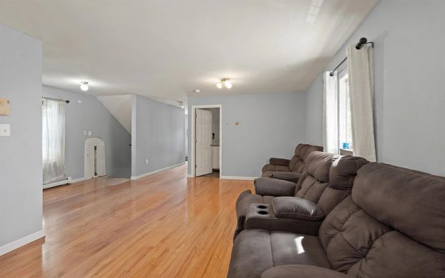 74 Chestnut St, Chelsea, MA 02150