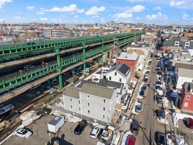 74 Chestnut St, Chelsea, MA 02150