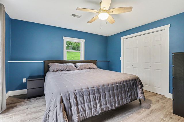 1725 Kreft Street Ne, Grand Rapids Twp, MI 49525