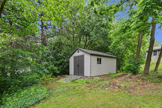 1725 Kreft Street Ne, Grand Rapids Twp, MI 49525