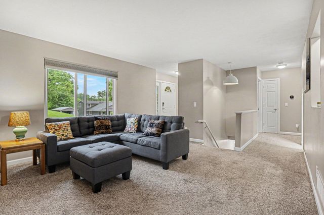 1725 Kreft Street Ne, Grand Rapids Twp, MI 49525