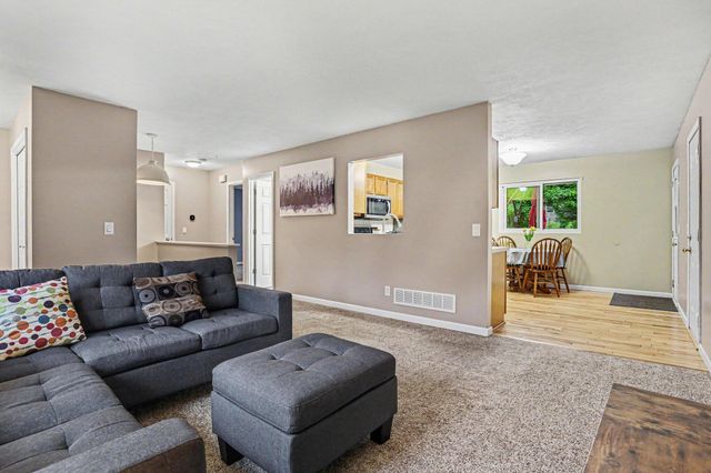 1725 Kreft Street Ne, Grand Rapids Twp, MI 49525