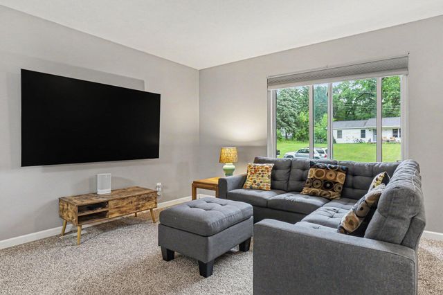 1725 Kreft Street Ne, Grand Rapids Twp, MI 49525