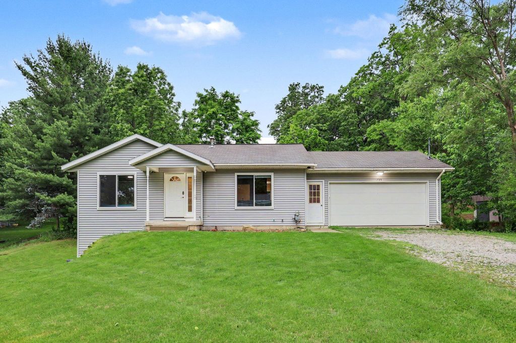 1725 Kreft Street Ne, Grand Rapids Twp, MI 49525