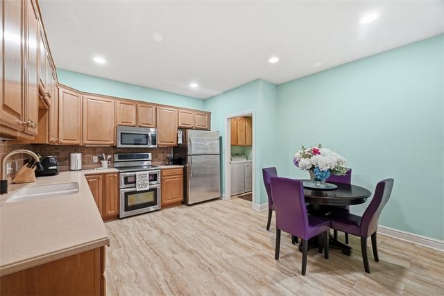 1004 Park Place Ln 1004, Cecil, PA 15317