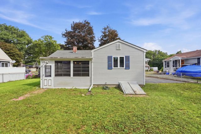 40 W Belmont St, Ludlow, MA 01056