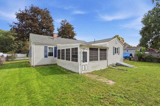 40 W Belmont St, Ludlow, MA 01056