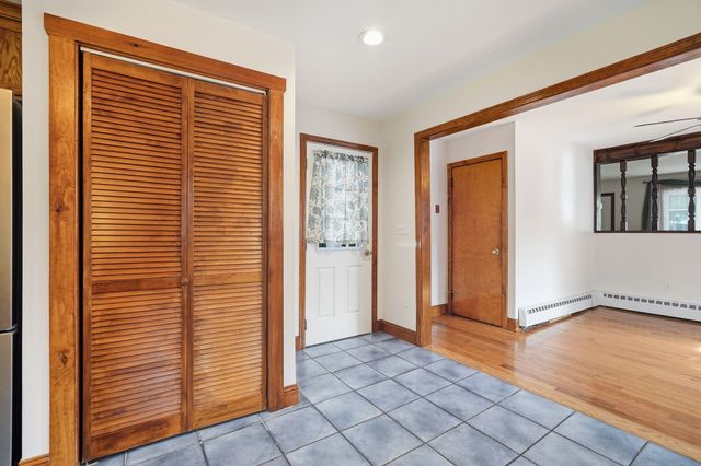 40 W Belmont St, Ludlow, MA 01056