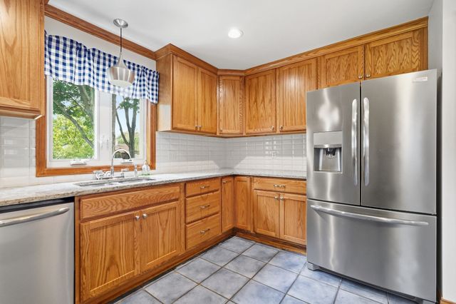 40 W Belmont St, Ludlow, MA 01056