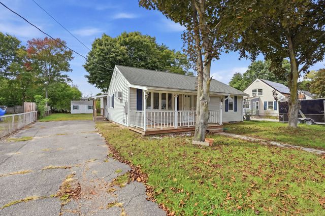 40 W Belmont St, Ludlow, MA 01056