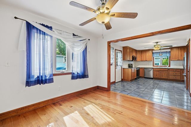 40 W Belmont St, Ludlow, MA 01056