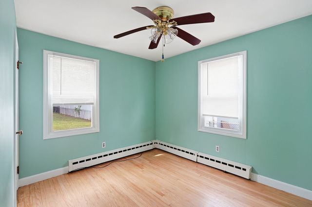 40 W Belmont St, Ludlow, MA 01056