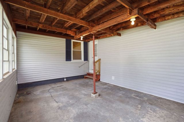 40 W Belmont St, Ludlow, MA 01056