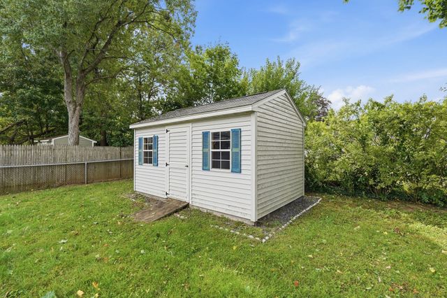 40 W Belmont St, Ludlow, MA 01056