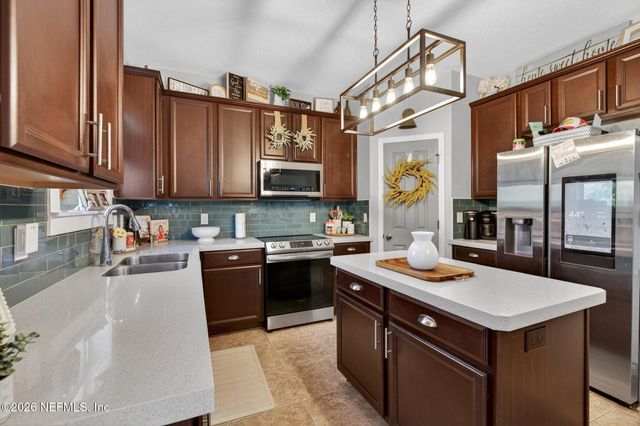 813 SUNNY STROLL Drive, Middleburg, FL 32068