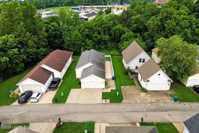 9814 Williamsborough Ln, Louisville, KY 40291