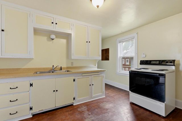 1210 Hamilton STREET, Manitowoc, WI 54220