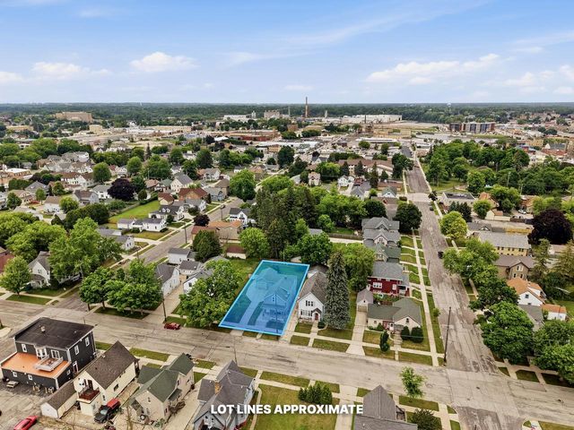 1210 Hamilton STREET, Manitowoc, WI 54220