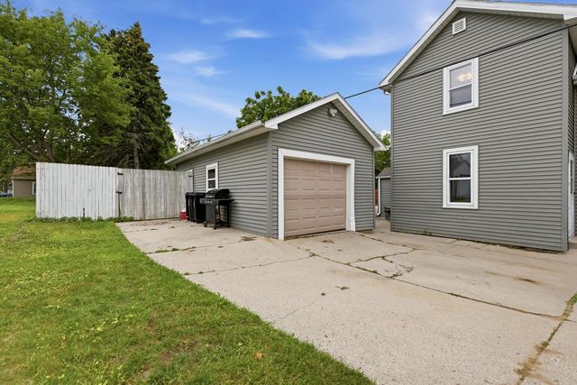 1210 Hamilton STREET, Manitowoc, WI 54220