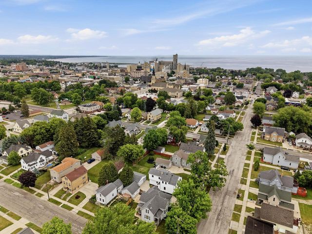1210 Hamilton STREET, Manitowoc, WI 54220