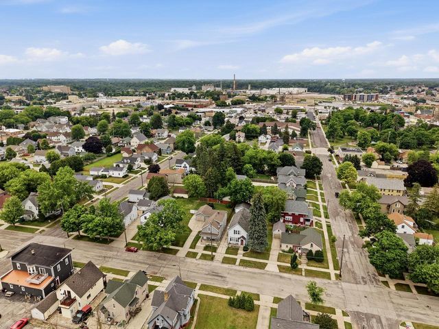 1210 Hamilton STREET, Manitowoc, WI 54220