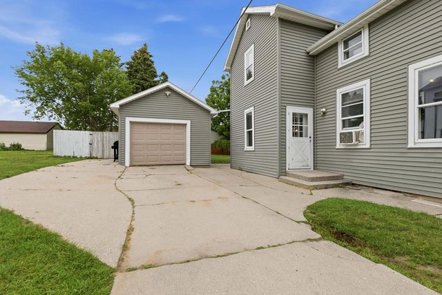 1210 Hamilton STREET, Manitowoc, WI 54220