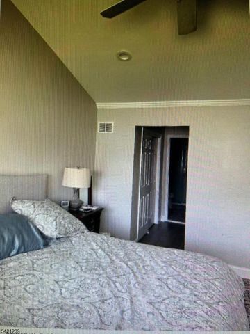 89 Violet Ct, Readington Twp., NJ 08889