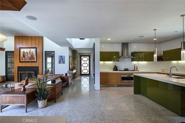 1112 Park Street, Huntington Beach, CA 92648