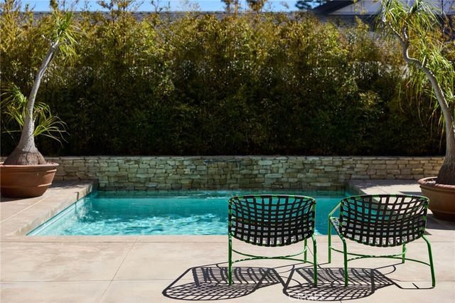 1112 Park Street, Huntington Beach, CA 92648