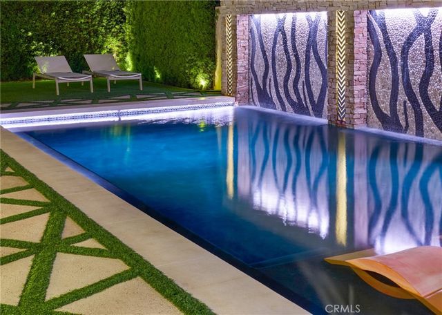 1112 Park Street, Huntington Beach, CA 92648