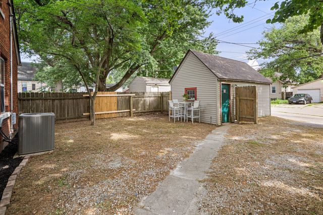 2406 18TH Avenue, Rock Island, IL 61201