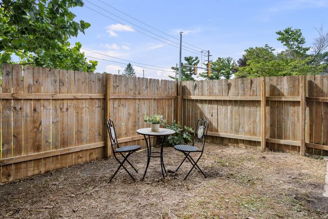 2406 18TH Avenue, Rock Island, IL 61201