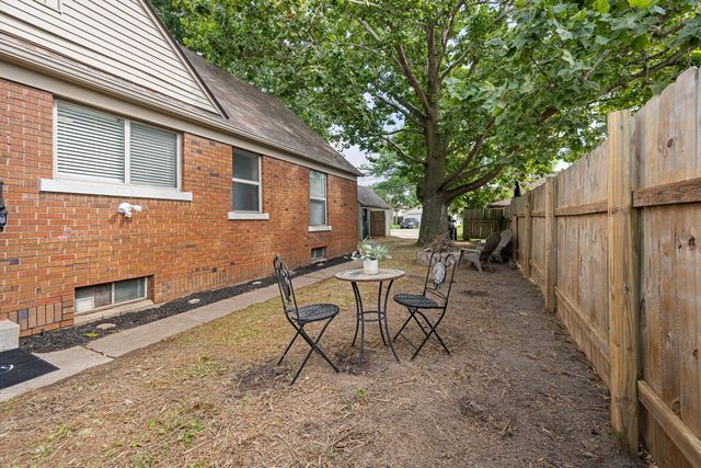 2406 18TH Avenue, Rock Island, IL 61201