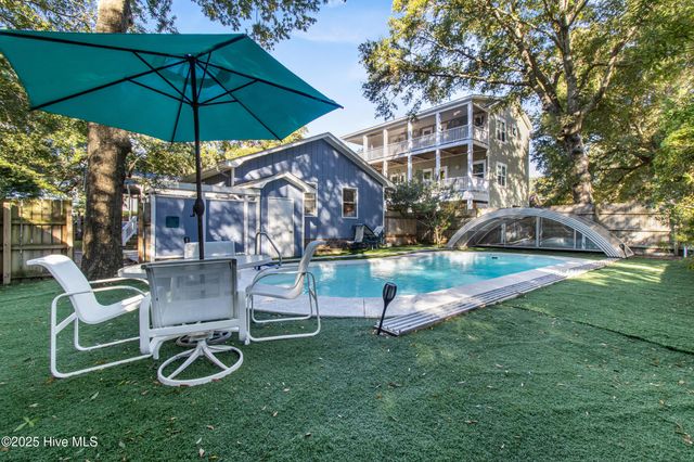 120 SW 7th Street, Oak Island, NC 28465