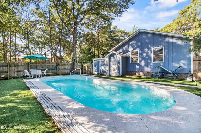 120 SW 7th Street, Oak Island, NC 28465