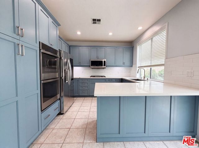 23608 Ashwood Place, Valencia, CA 91354