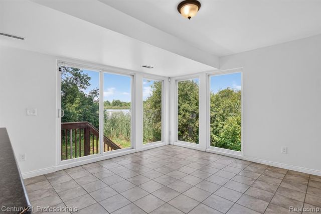 2042 Decker Road, Walled Lake, MI 48390