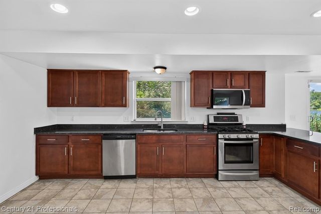 2042 Decker Road, Walled Lake, MI 48390