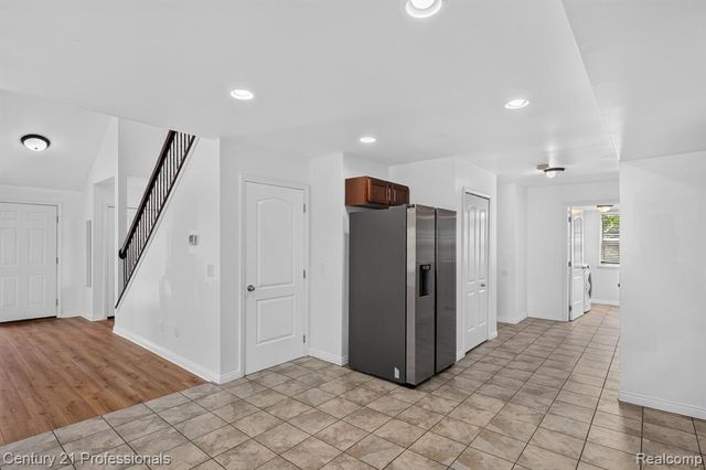 2042 Decker Road, Walled Lake, MI 48390