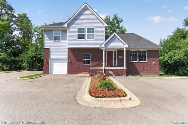2042 Decker Road, Walled Lake, MI 48390