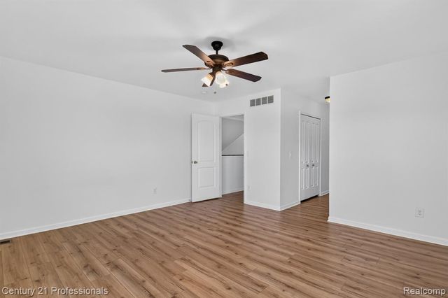 2042 Decker Road, Walled Lake, MI 48390
