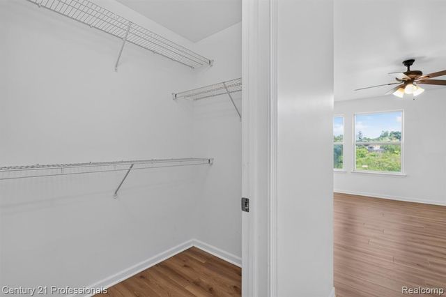 2042 Decker Road, Walled Lake, MI 48390