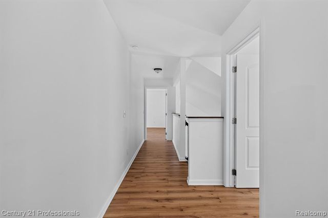 2042 Decker Road, Walled Lake, MI 48390