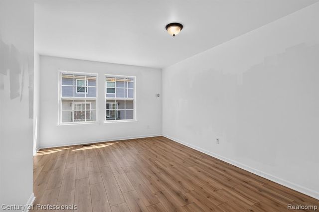 2042 Decker Road, Walled Lake, MI 48390