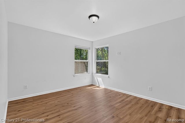 2042 Decker Road, Walled Lake, MI 48390
