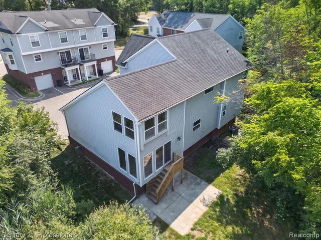 2042 Decker Road, Walled Lake, MI 48390