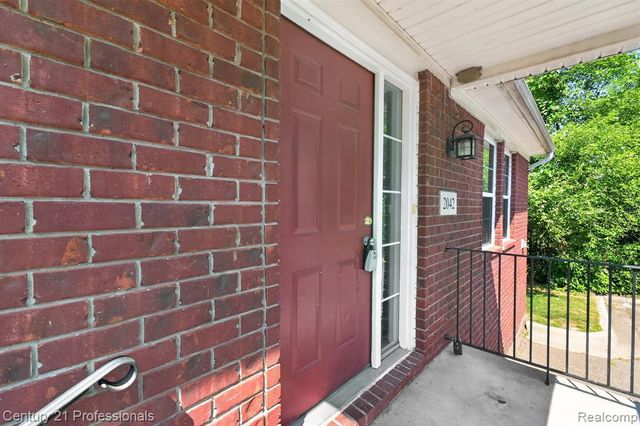 2042 Decker Road, Walled Lake, MI 48390