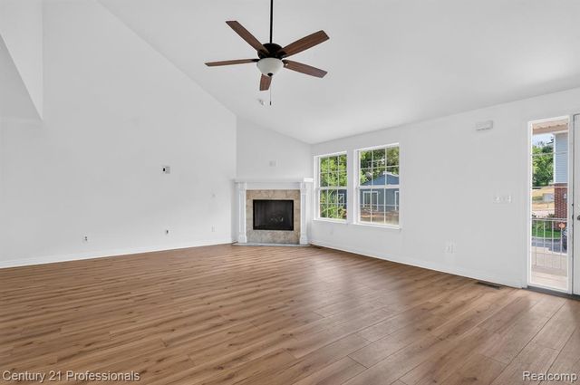 2042 Decker Road, Walled Lake, MI 48390