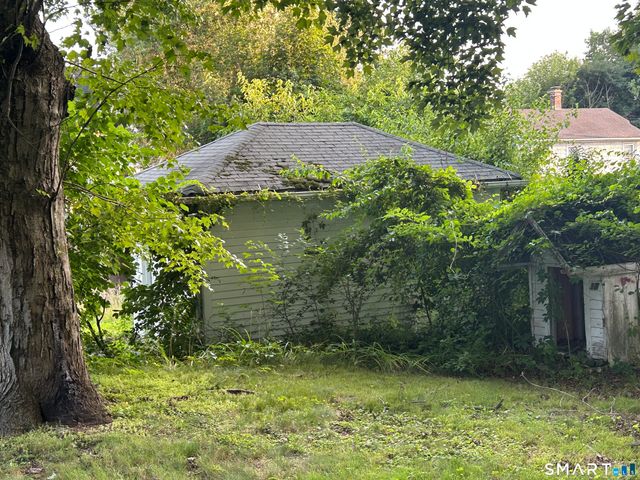 27 Harker Avenue, Waterbury, CT 06705